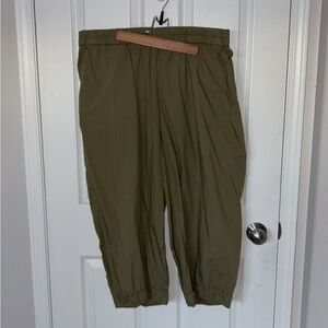 Women’s Olive Green Elastic Waist Capri Pants